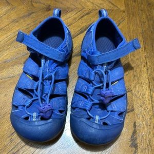 Keen Newport, size 2 washable shoes
